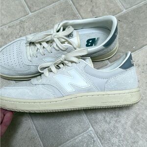 New balance t500 size 8.5 (fits more like 9 for me)